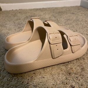 Women’s Slip on Sandals